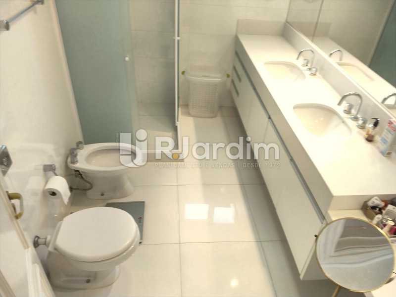 Conheça Banheiro Suíte do imóvel - Apartamento À Venda - Copacabana - Rio de Janeiro - RJ - LAAP50046 - 19 Banheiro Suíte - Apartamento À Venda - Copacabana - Rio de Janeiro - RJ - LAAP50046 - 19