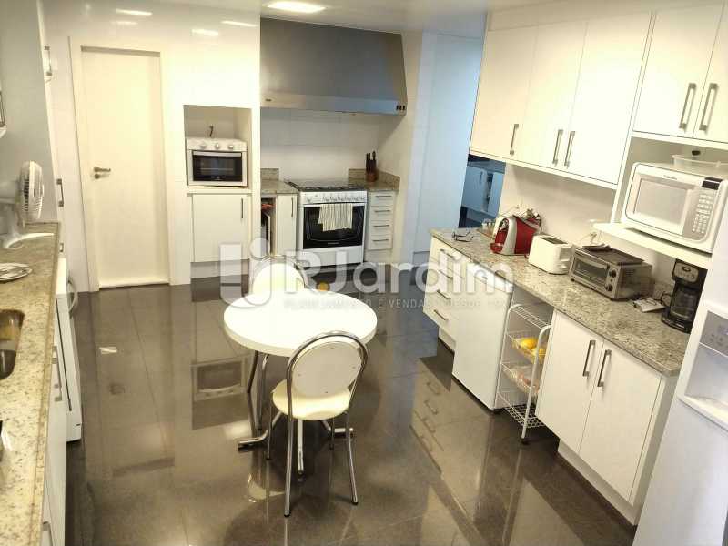 Conheça Cozinha do imóvel - Apartamento À Venda - Copacabana - Rio de Janeiro - RJ - LAAP50046 - 28 Cozinha - Apartamento À Venda - Copacabana - Rio de Janeiro - RJ - LAAP50046 - 28