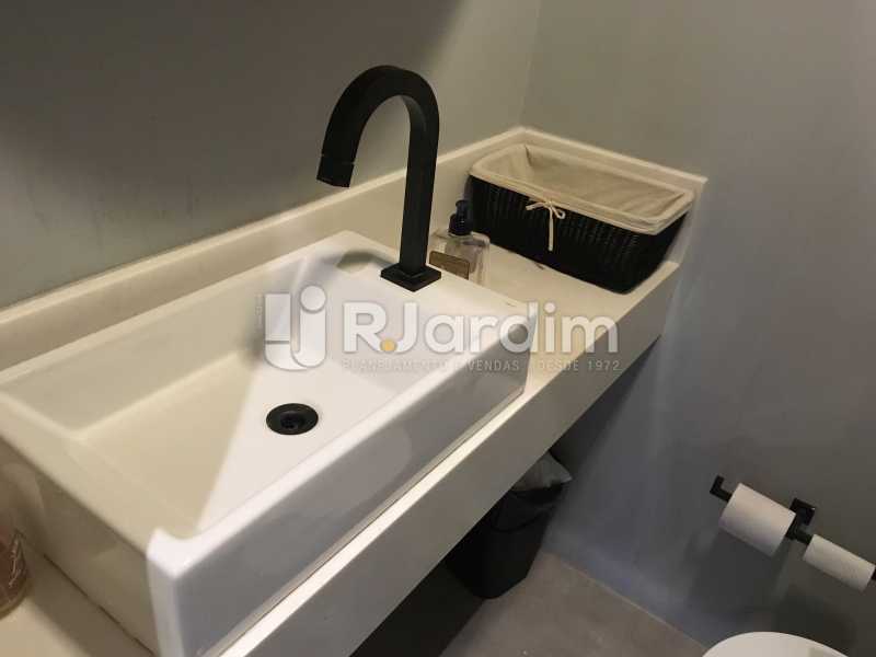 Conheça Banheiro 2 do imóvel - Compra Venda Imóveis Sala Comercial Lagoa - LASL00200 - 22 Banheiro 2 - Compra Venda Imóveis Sala Comercial Lagoa - LASL00200 - 22
