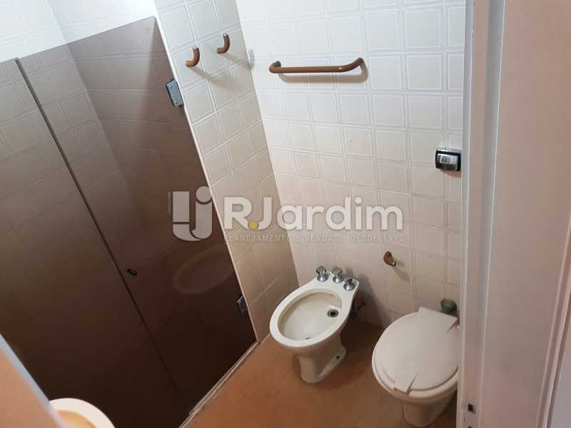 Conheça WC SOCIAL do imóvel - Apartamento Lagoa, Zona Sul,Rio de Janeiro, RJ À Venda, 2 Quartos, 90m² - LAAP21410 - 13 WC SOCIAL - Apartamento Lagoa, Zona Sul,Rio de Janeiro, RJ À Venda, 2 Quartos, 90m² - LAAP21410 - 13