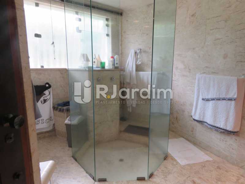 Conheça Banheiro suíte do imóvel - Casa à venda Rua Ministro Aliomar Baleeiro,Recreio dos Bandeirantes, Zona Oeste - Barra e Adjacentes,Rio de Janeiro - R$ 2.500.000 - LACA30024 - 18 Banheiro suíte - Casa à venda Rua Ministro Aliomar Baleeiro,Recreio dos Bandeirantes, Zona Oeste - Barra e Adjacentes,Rio de Janeiro - R$ 2.500.000 - LACA30024 - 18