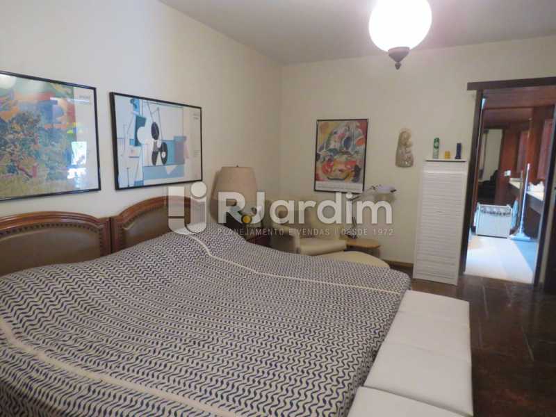 Conheça Suíte do imóvel - Casa à venda Rua Ministro Aliomar Baleeiro,Recreio dos Bandeirantes, Zona Oeste - Barra e Adjacentes,Rio de Janeiro - R$ 2.500.000 - LACA30024 - 19 Suíte - Casa à venda Rua Ministro Aliomar Baleeiro,Recreio dos Bandeirantes, Zona Oeste - Barra e Adjacentes,Rio de Janeiro - R$ 2.500.000 - LACA30024 - 19