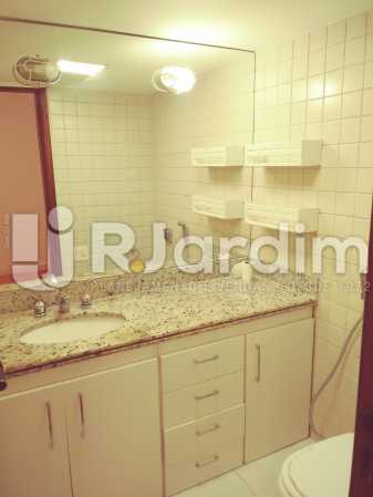 Conheça BANHEIRO SUITE do imóvel - Apartamento Rua Barão da Torre,Ipanema, Zona Sul,Rio de Janeiro, RJ Para Alugar, 3 Quartos, 100m² - LAAP32026 - 13 BANHEIRO SUITE - Apartamento Rua Barão da Torre,Ipanema, Zona Sul,Rio de Janeiro, RJ Para Alugar, 3 Quartos, 100m² - LAAP32026 - 13