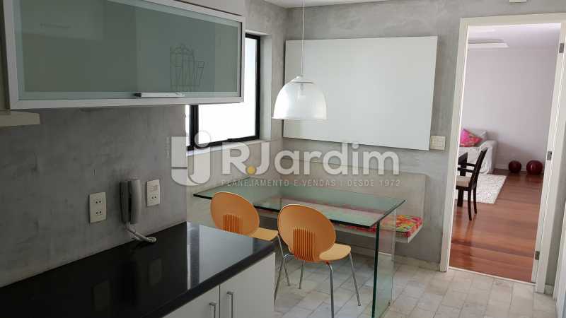 Conheça COPA do imóvel - Apartamento para alugar Rua Carvalho Azevedo,Lagoa, Zona Sul,Rio de Janeiro - R$ 8.000 - LAAP32034 - 15 COPA - Apartamento para alugar Rua Carvalho Azevedo,Lagoa, Zona Sul,Rio de Janeiro - R$ 8.000 - LAAP32034 - 15