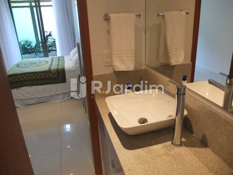 Conheça banheiro suíte do imóvel - Apartamento À Venda - Ipanema - Rio de Janeiro - RJ - LAAP32035 - 14 banheiro suíte - Apartamento À Venda - Ipanema - Rio de Janeiro - RJ - LAAP32035 - 14
