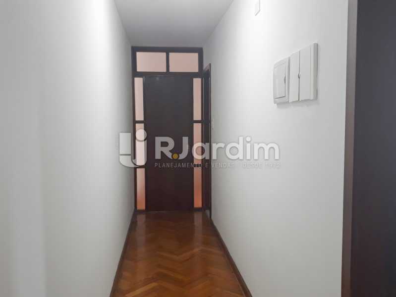 Conheça corredor do imóvel - Aluguel Administração Imóveis Apartamento Copacabana 4 Quartos - LAAP40757 - 5 corredor - Aluguel Administração Imóveis Apartamento Copacabana 4 Quartos - LAAP40757 - 5