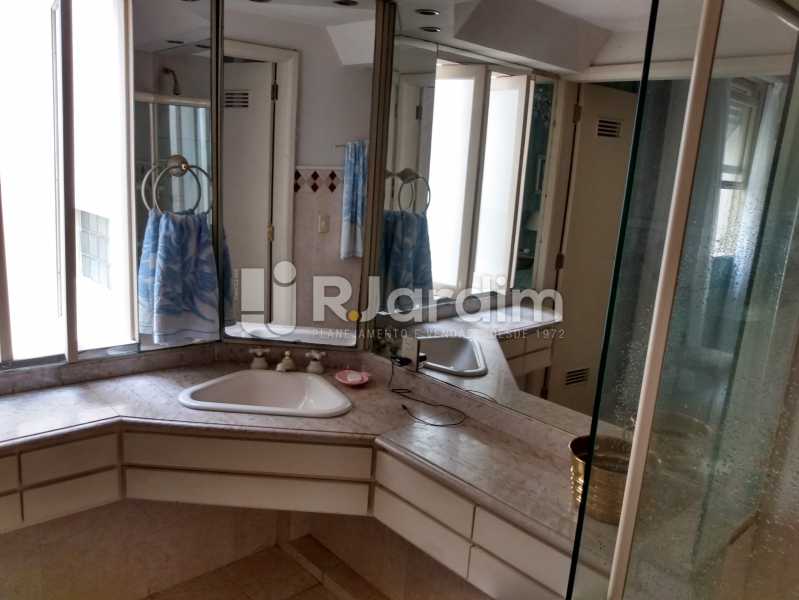 Conheça Banheiro suíte do imóvel - Apartamento à venda Rua Constante Ramos,Copacabana, Zona Sul,Rio de Janeiro - R$ 2.200.000 - LAAP40758 - 14 Banheiro suíte - Apartamento à venda Rua Constante Ramos,Copacabana, Zona Sul,Rio de Janeiro - R$ 2.200.000 - LAAP40758 - 14