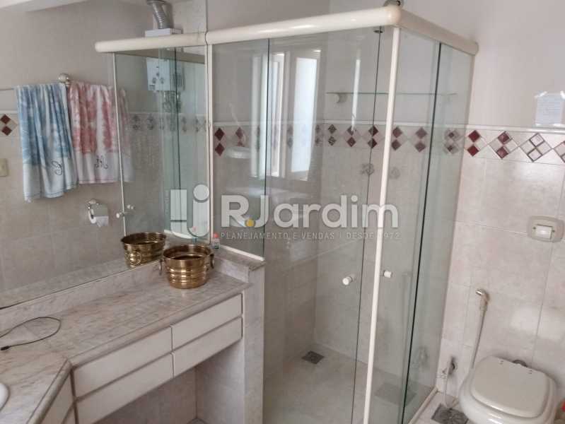 Conheça Banheiro suíte do imóvel - Apartamento à venda Rua Constante Ramos,Copacabana, Zona Sul,Rio de Janeiro - R$ 2.200.000 - LAAP40758 - 15 Banheiro suíte - Apartamento à venda Rua Constante Ramos,Copacabana, Zona Sul,Rio de Janeiro - R$ 2.200.000 - LAAP40758 - 15