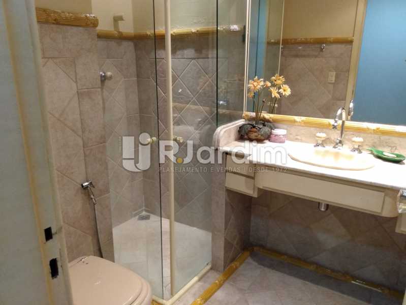 Conheça Banheiro social 2 do imóvel - Apartamento à venda Rua Constante Ramos,Copacabana, Zona Sul,Rio de Janeiro - R$ 2.200.000 - LAAP40758 - 16 Banheiro social 2 - Apartamento à venda Rua Constante Ramos,Copacabana, Zona Sul,Rio de Janeiro - R$ 2.200.000 - LAAP40758 - 16