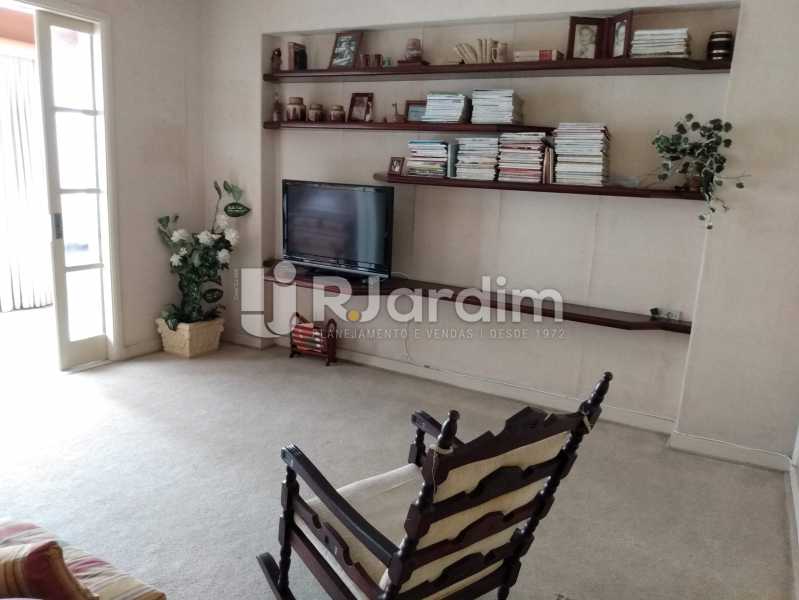 Conheça Quarto 1 (Sala TV) do imóvel - Apartamento à venda Rua Constante Ramos,Copacabana, Zona Sul,Rio de Janeiro - R$ 2.200.000 - LAAP40758 - 9 Quarto 1 (Sala TV) - Apartamento à venda Rua Constante Ramos,Copacabana, Zona Sul,Rio de Janeiro - R$ 2.200.000 - LAAP40758 - 9