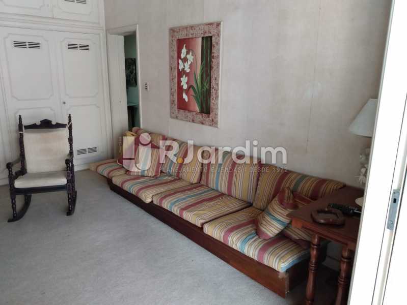 Conheça Quarto 1 (Sala TV) do imóvel - Apartamento à venda Rua Constante Ramos,Copacabana, Zona Sul,Rio de Janeiro - R$ 2.200.000 - LAAP40758 - 10 Quarto 1 (Sala TV) - Apartamento à venda Rua Constante Ramos,Copacabana, Zona Sul,Rio de Janeiro - R$ 2.200.000 - LAAP40758 - 10