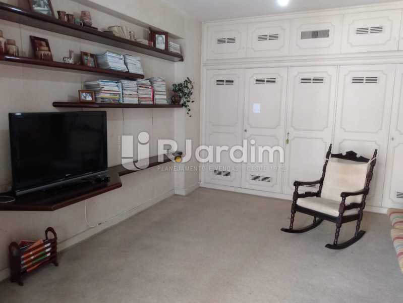 Conheça Quarto 1 (Sala TV) do imóvel - Apartamento à venda Rua Constante Ramos,Copacabana, Zona Sul,Rio de Janeiro - R$ 2.200.000 - LAAP40758 - 11 Quarto 1 (Sala TV) - Apartamento à venda Rua Constante Ramos,Copacabana, Zona Sul,Rio de Janeiro - R$ 2.200.000 - LAAP40758 - 11