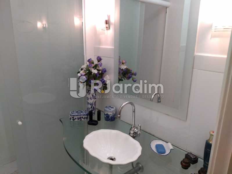 Conheça Banheiro social 1 do imóvel - Apartamento à venda Rua Constante Ramos,Copacabana, Zona Sul,Rio de Janeiro - R$ 2.200.000 - LAAP40758 - 7 Banheiro social 1 - Apartamento à venda Rua Constante Ramos,Copacabana, Zona Sul,Rio de Janeiro - R$ 2.200.000 - LAAP40758 - 7