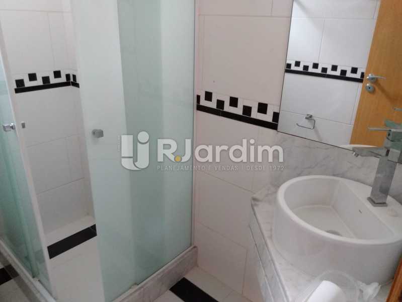 Conheça Banheiro social do imóvel - Apartamento À Venda - Leblon - Rio de Janeiro - RJ - LAAP32040 - 9 Banheiro social - Apartamento À Venda - Leblon - Rio de Janeiro - RJ - LAAP32040 - 9