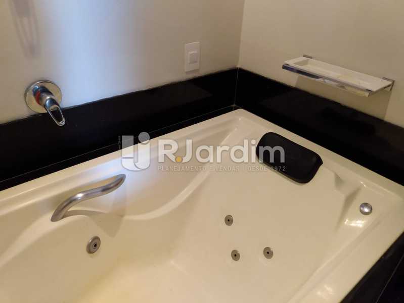 Conheça Hidro suíte do imóvel - Apartamento À Venda - Leblon - Rio de Janeiro - RJ - LAAP32040 - 13 Hidro suíte - Apartamento À Venda - Leblon - Rio de Janeiro - RJ - LAAP32040 - 13