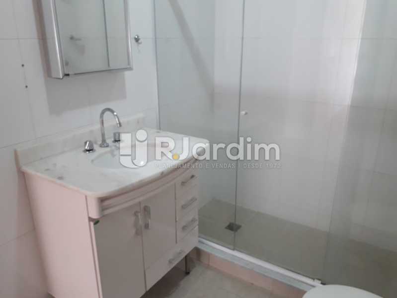 Conheça 1° Banheiro Social do imóvel - Apartamento Copacabana, Zona Sul,Rio de Janeiro, RJ Para Alugar, 3 Quartos, 160m² - LAAP32039 - 14 1° Banheiro Social - Apartamento Copacabana, Zona Sul,Rio de Janeiro, RJ Para Alugar, 3 Quartos, 160m² - LAAP32039 - 14