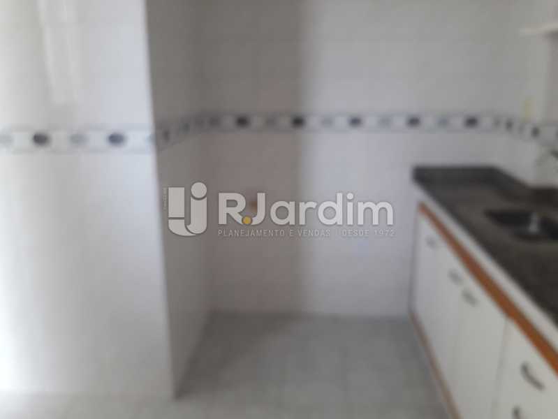 Conheça Cozinha do imóvel - Apartamento Copacabana, Zona Sul,Rio de Janeiro, RJ Para Alugar, 3 Quartos, 160m² - LAAP32039 - 20 Cozinha - Apartamento Copacabana, Zona Sul,Rio de Janeiro, RJ Para Alugar, 3 Quartos, 160m² - LAAP32039 - 20