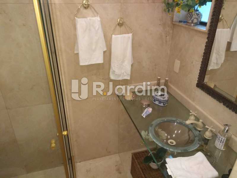 Conheça Banheiro Social do imóvel - Apartamento À Venda - Ipanema - Rio de Janeiro - RJ - LAAP32043 - 23 Banheiro Social - Apartamento À Venda - Ipanema - Rio de Janeiro - RJ - LAAP32043 - 23
