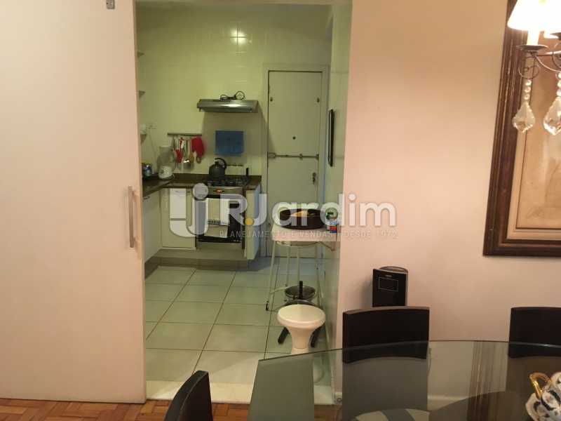 Conheça Acesso cozinha do imóvel - Apartamento À Venda - Gávea - Rio de Janeiro - RJ - LAAP32056 - 10 Acesso cozinha - Apartamento À Venda - Gávea - Rio de Janeiro - RJ - LAAP32056 - 10