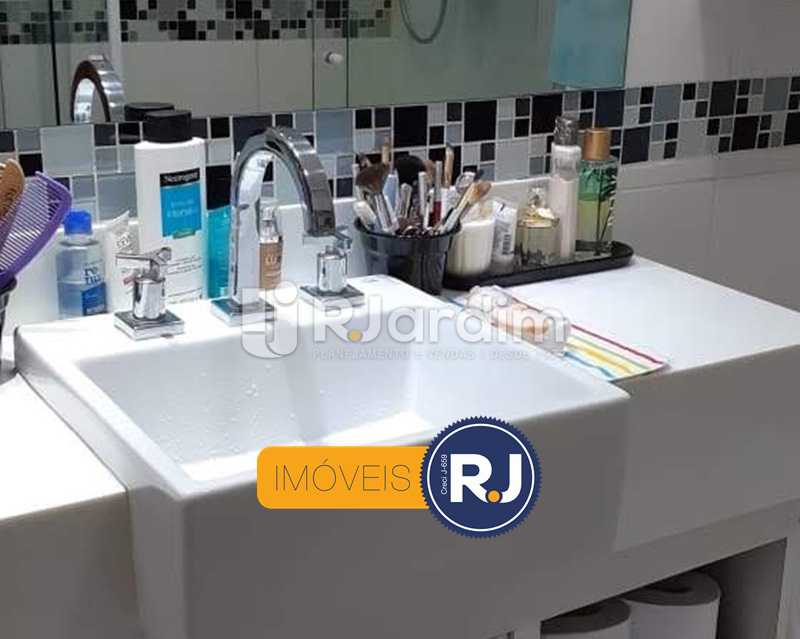 Conheça Banheiro Social do imóvel - Apartamento À Venda - Copacabana - Rio de Janeiro - RJ - LAAP21456 - 18 Banheiro Social - Apartamento À Venda - Copacabana - Rio de Janeiro - RJ - LAAP21456 - 18