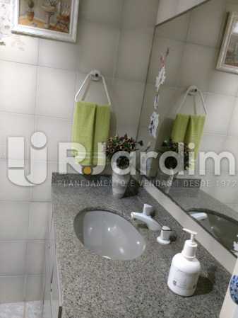 Conheça 1° Banheiro Social do imóvel - Apartamento 3 Quartos À Venda Copacabana, Zona Sul,Rio de Janeiro - R$ 1.690.000 - LAAP32068 - 15 1° Banheiro Social - Apartamento 3 Quartos À Venda Copacabana, Zona Sul,Rio de Janeiro - R$ 1.690.000 - LAAP32068 - 15
