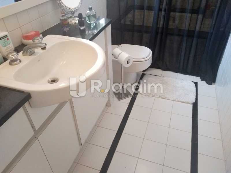 Conheça Banheiro do imóvel - Cobertura À Venda - Leblon - Rio de Janeiro - RJ - BGCO30001 - 20 Banheiro - Cobertura À Venda - Leblon - Rio de Janeiro - RJ - BGCO30001 - 20