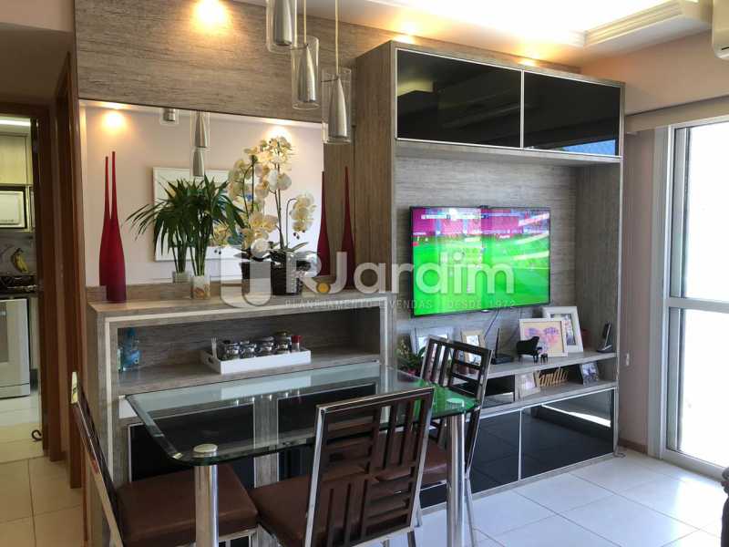 Conheça sala do imóvel - Cobertura 4 quartos à venda Botafogo, Zona Sul,Rio de Janeiro - R$ 1.950.000 - LACO40180 - 8 sala - Cobertura 4 quartos à venda Botafogo, Zona Sul,Rio de Janeiro - R$ 1.950.000 - LACO40180 - 8