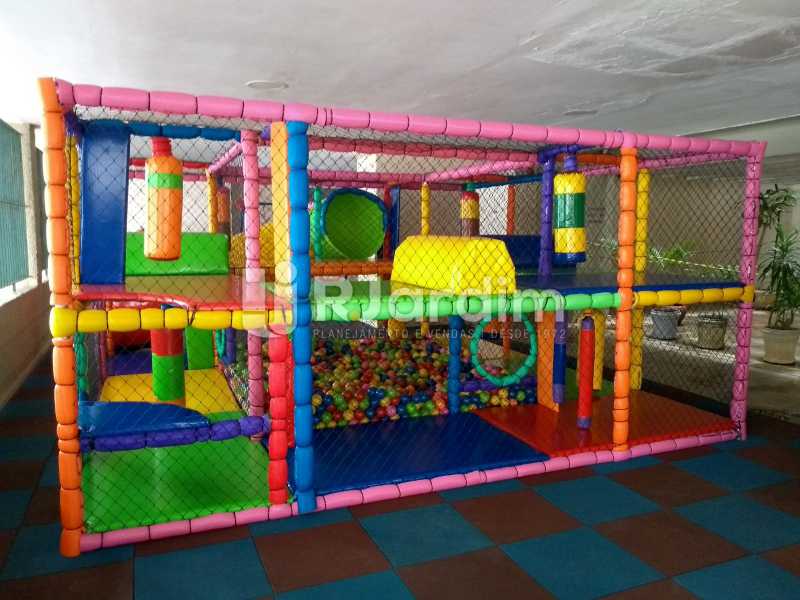 Conheça play do imóvel - Apartamento Avenida Lineu de Paula Machado,Jardim Botânico, Zona Sul,Rio de Janeiro, RJ À Venda, 2 Quartos, 86m² - LAAP21469 - 20 play - Apartamento Avenida Lineu de Paula Machado,Jardim Botânico, Zona Sul,Rio de Janeiro, RJ À Venda, 2 Quartos, 86m² - LAAP21469 - 20