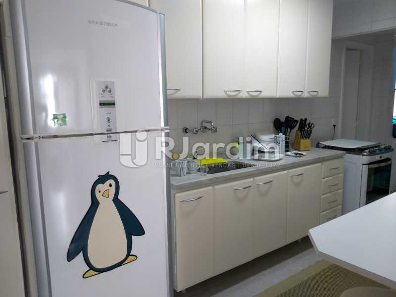 Conheça cozinha do imóvel - Apartamento Avenida Lineu de Paula Machado,Jardim Botânico, Zona Sul,Rio de Janeiro, RJ À Venda, 2 Quartos, 86m² - LAAP21469 - 18 cozinha - Apartamento Avenida Lineu de Paula Machado,Jardim Botânico, Zona Sul,Rio de Janeiro, RJ À Venda, 2 Quartos, 86m² - LAAP21469 - 18