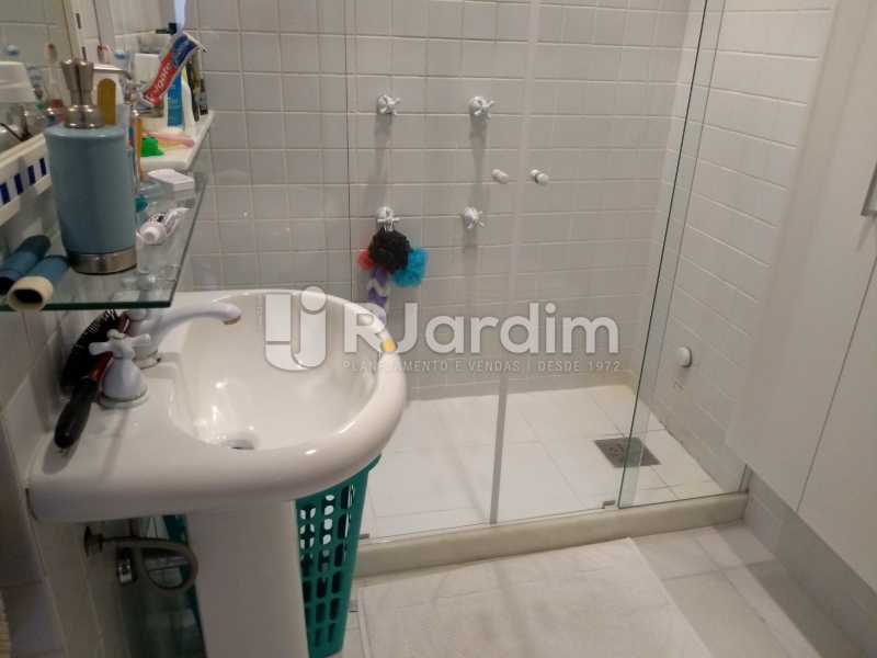 Conheça banheiro do imóvel - Apartamento Avenida Lineu de Paula Machado,Jardim Botânico, Zona Sul,Rio de Janeiro, RJ À Venda, 2 Quartos, 86m² - LAAP21469 - 17 banheiro - Apartamento Avenida Lineu de Paula Machado,Jardim Botânico, Zona Sul,Rio de Janeiro, RJ À Venda, 2 Quartos, 86m² - LAAP21469 - 17