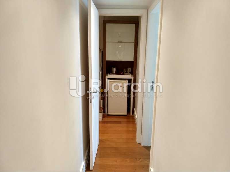 Conheça Circulação do imóvel - Cobertura Leblon, Zona Sul,Rio de Janeiro, RJ À Venda, 3 Quartos, 166m² - LACO30276 - 16 Circulação - Cobertura Leblon, Zona Sul,Rio de Janeiro, RJ À Venda, 3 Quartos, 166m² - LACO30276 - 16