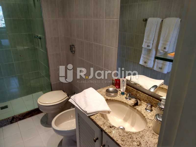 Conheça Banheiro suite do imóvel - Cobertura Leblon, Zona Sul,Rio de Janeiro, RJ À Venda, 3 Quartos, 166m² - LACO30276 - 15 Banheiro suite - Cobertura Leblon, Zona Sul,Rio de Janeiro, RJ À Venda, 3 Quartos, 166m² - LACO30276 - 15