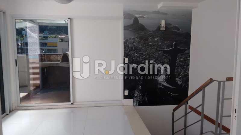 Conheça em frente ao quarto 1 do imóvel - Cobertura de 2 quartos no Jardim Botânico - LACO20100 - 13 em frente ao quarto 1 - Cobertura de 2 quartos no Jardim Botânico - LACO20100 - 13