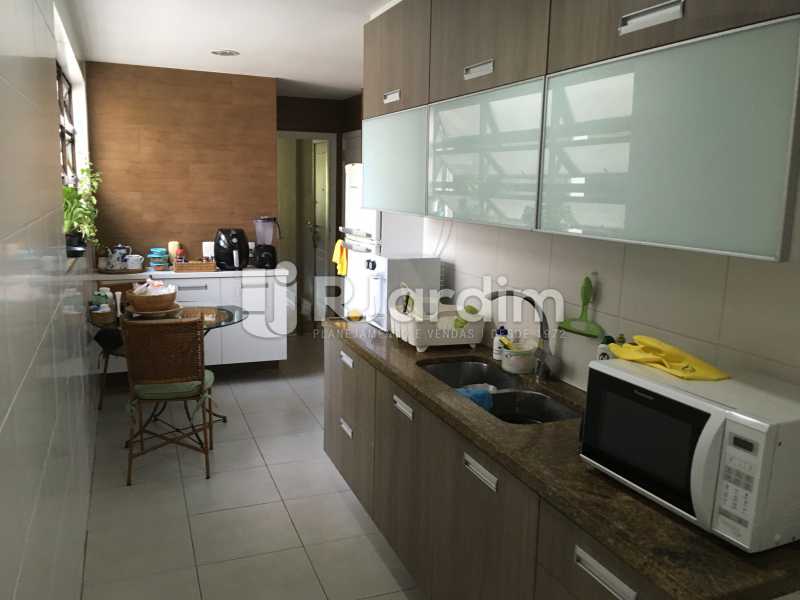 Conheça Cozinha do imóvel - Apartamento À Venda - Gávea - Rio de Janeiro - RJ - LAAP32087 - 23 Cozinha - Apartamento À Venda - Gávea - Rio de Janeiro - RJ - LAAP32087 - 23