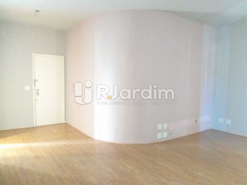 Conheça sala do imóvel - Apartamento Jardim Botânico 2 Quartos Aluguel Administração Imóveis - LAAP21477 - 3 sala - Apartamento Jardim Botânico 2 Quartos Aluguel Administração Imóveis - LAAP21477 - 3