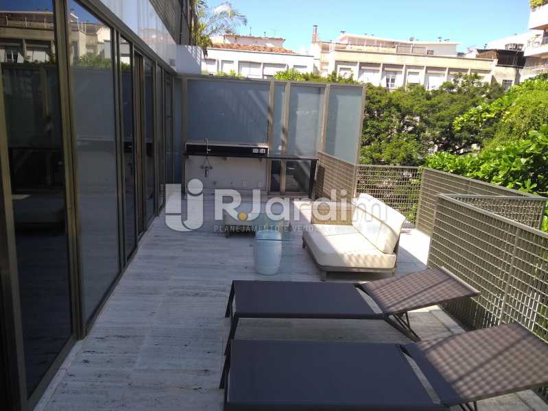 Conheça Terraço do imóvel - Cobertura Avenida Visconde de Albuquerque,Leblon, Zona Sul,Rio de Janeiro, RJ À Venda, 2 Quartos, 130m² - LACO20101 - 8 Terraço - Cobertura Avenida Visconde de Albuquerque,Leblon, Zona Sul,Rio de Janeiro, RJ À Venda, 2 Quartos, 130m² - LACO20101 - 8