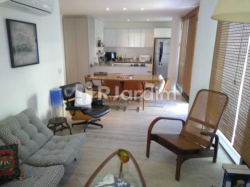 Conheça Sala do imóvel - Cobertura Avenida Visconde de Albuquerque,Leblon, Zona Sul,Rio de Janeiro, RJ À Venda, 2 Quartos, 130m² - LACO20101 - 3 Sala - Cobertura Avenida Visconde de Albuquerque,Leblon, Zona Sul,Rio de Janeiro, RJ À Venda, 2 Quartos, 130m² - LACO20101 - 3