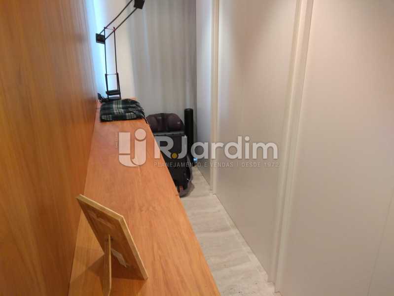 Conheça Closet do imóvel - Cobertura Avenida Visconde de Albuquerque,Leblon, Zona Sul,Rio de Janeiro, RJ À Venda, 2 Quartos, 130m² - LACO20101 - 15 Closet - Cobertura Avenida Visconde de Albuquerque,Leblon, Zona Sul,Rio de Janeiro, RJ À Venda, 2 Quartos, 130m² - LACO20101 - 15