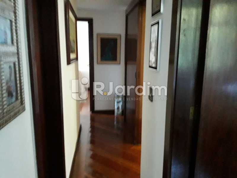 Conheça Corredor do imóvel - Cobertura À Venda - Lagoa - Rio de Janeiro - RJ - LACO40183 - 7 Corredor - Cobertura À Venda - Lagoa - Rio de Janeiro - RJ - LACO40183 - 7
