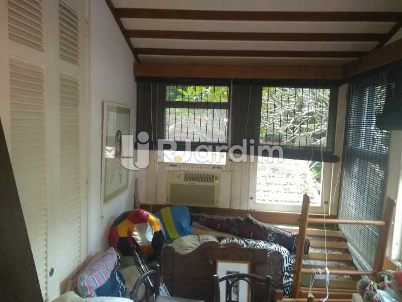 Conheça Sótão do imóvel - Casa À Venda - Jardim Botânico - Rio de Janeiro - RJ - LACA40043 - 26 Sótão - Casa À Venda - Jardim Botânico - Rio de Janeiro - RJ - LACA40043 - 26