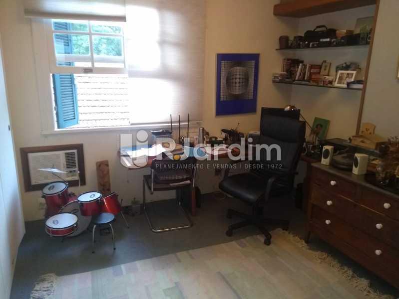Conheça Quarto 3 do imóvel - Casa À Venda - Jardim Botânico - Rio de Janeiro - RJ - LACA40043 - 19 Quarto 3 - Casa À Venda - Jardim Botânico - Rio de Janeiro - RJ - LACA40043 - 19