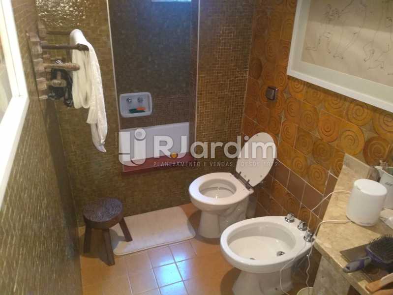 Conheça Banheiro Suíte do imóvel - Casa À Venda - Jardim Botânico - Rio de Janeiro - RJ - LACA40043 - 23 Banheiro Suíte - Casa À Venda - Jardim Botânico - Rio de Janeiro - RJ - LACA40043 - 23