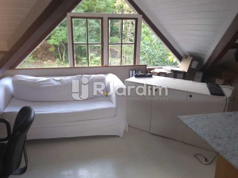 Conheça Sótão do imóvel - Casa À Venda - Jardim Botânico - Rio de Janeiro - RJ - LACA40043 - 27 Sótão - Casa À Venda - Jardim Botânico - Rio de Janeiro - RJ - LACA40043 - 27