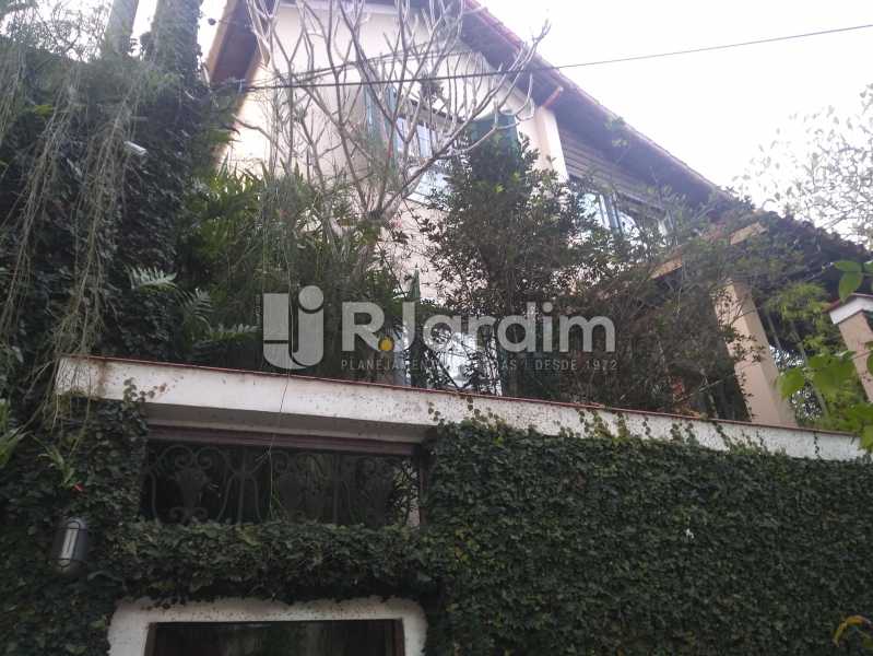Conheça Vista da Casa do imóvel - Casa À Venda - Jardim Botânico - Rio de Janeiro - RJ - LACA40043 - 31 Vista da Casa - Casa À Venda - Jardim Botânico - Rio de Janeiro - RJ - LACA40043 - 31