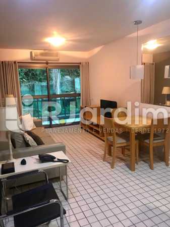 Conheça sala do imóvel - Flat Residencial Lagoa Suíte Garagem Aluguel Administração Imóveis - LAFL10092 - 4 sala - Flat Residencial Lagoa Suíte Garagem Aluguel Administração Imóveis - LAFL10092 - 4