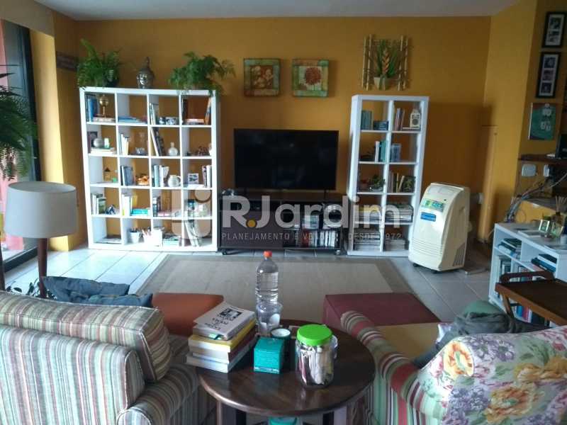 Conheça sala do imóvel - Casa em Condomínio Joá 5 Quartos - LACN50010 - 10 sala - Casa em Condomínio Joá 5 Quartos - LACN50010 - 10