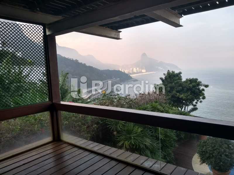 Conheça varanda / suíte do imóvel - Casa em Condomínio Joá 5 Quartos - LACN50010 - 13 varanda / suíte - Casa em Condomínio Joá 5 Quartos - LACN50010 - 13