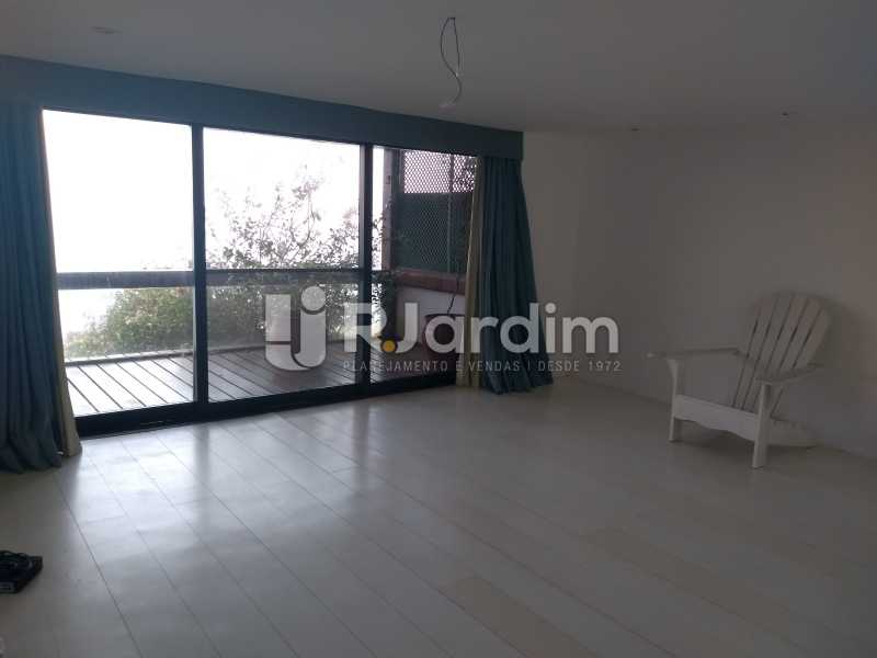 Conheça suíte / varanda do imóvel - Casa em Condomínio Joá 5 Quartos - LACN50010 - 23 suíte / varanda - Casa em Condomínio Joá 5 Quartos - LACN50010 - 23