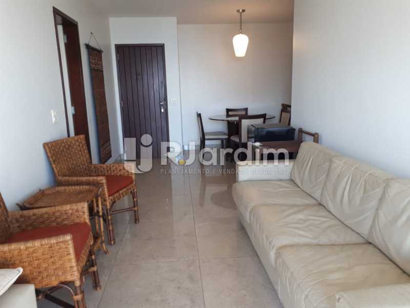Conheça Sala do imóvel - Apartamento Copacabana 3 Quartos - LAFL30005 - 5 Sala - Apartamento Copacabana 3 Quartos - LAFL30005 - 5