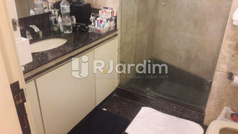 Conheça Banheiro do imóvel - Leblon, apartamento duplex, 3 quartos - LAAP32108 - 13 Banheiro - Leblon, apartamento duplex, 3 quartos - LAAP32108 - 13